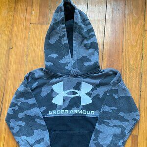 Under Armour hoodie - dark gray camo with white logo